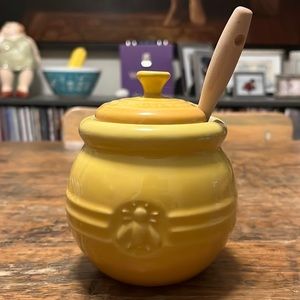 Le Creuset Honey pot